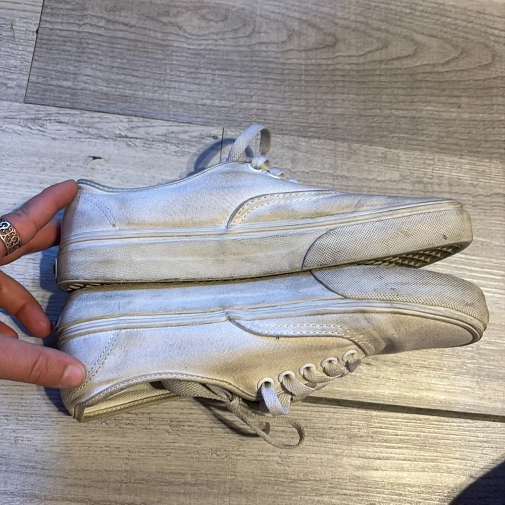 Vans White Canvas Sneakers Classic Low-Top Design Women’s 8 / men’s 6.5 - Picture 9 of 11